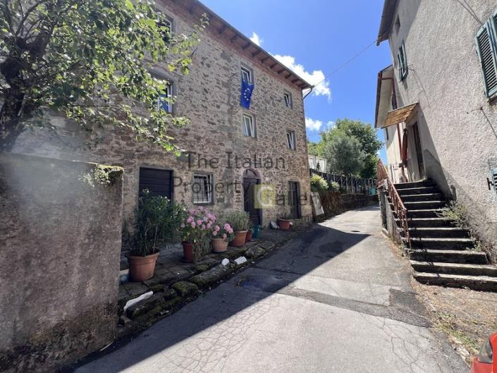 Image No.25-3 Bed House for sale