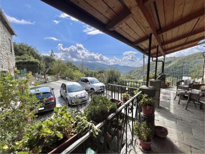 Image No.16-5 Bed House for sale