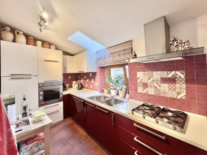 Image No.22-5 Bed House for sale