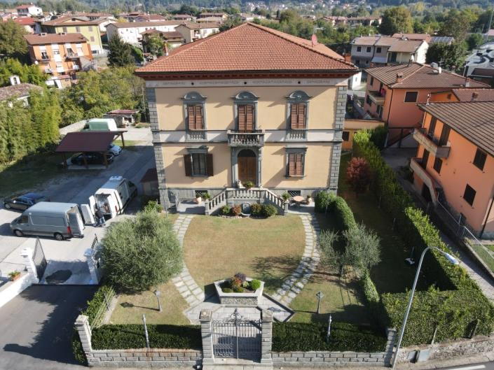 Image No.1-5 Bed House/Villa for sale