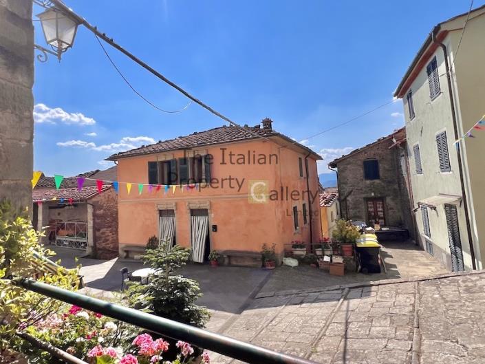 Image No.21-3 Bed House for sale