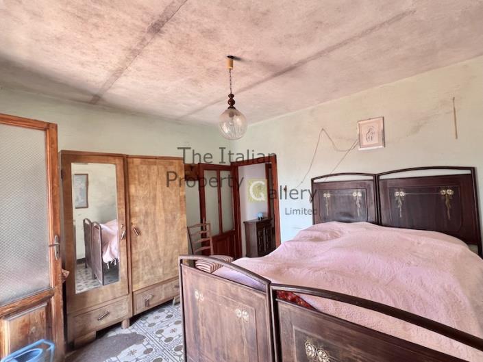 Image No.7-3 Bed House for sale