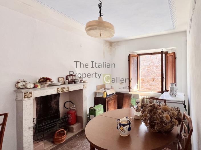 Image No.17-3 Bed House for sale