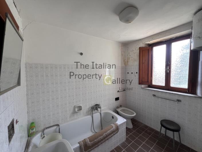 Image No.28-3 Bed House for sale