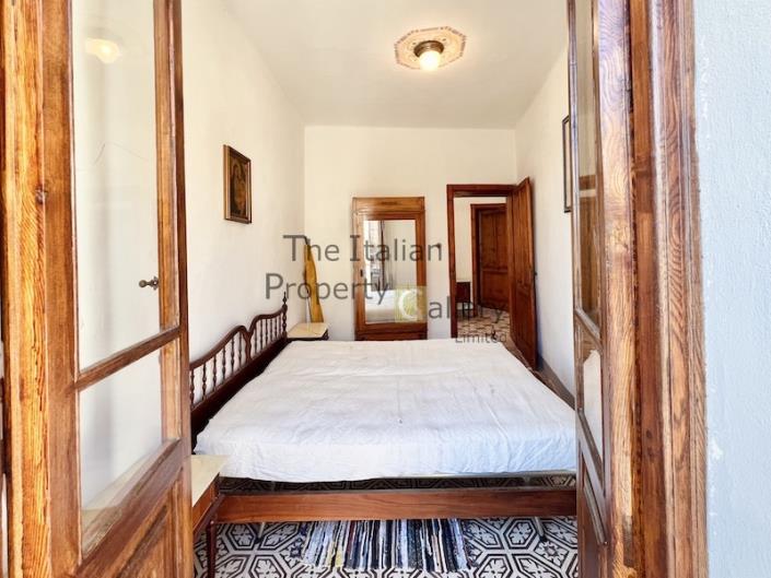 Image No.13-5 Bed House for sale