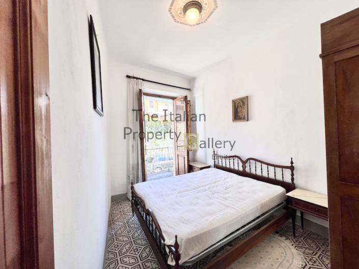 Image No.15-5 Bed House for sale