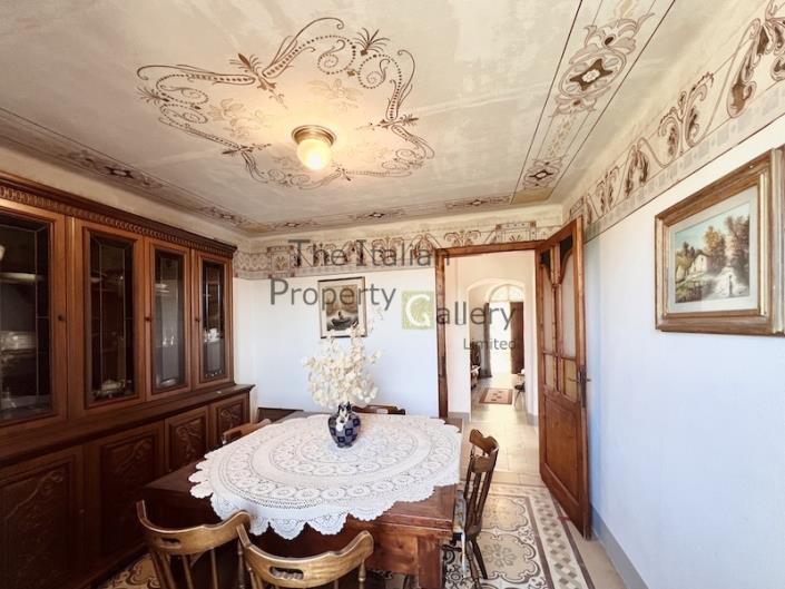 Image No.22-5 Bed House for sale