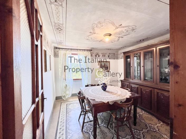 Image No.23-5 Bed House for sale