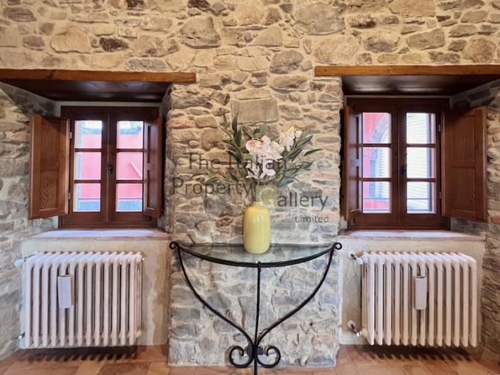 Image No.4-7 Bed Villa for sale