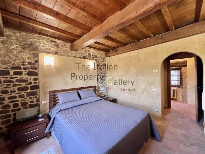 Image No.10-7 Bed Villa for sale