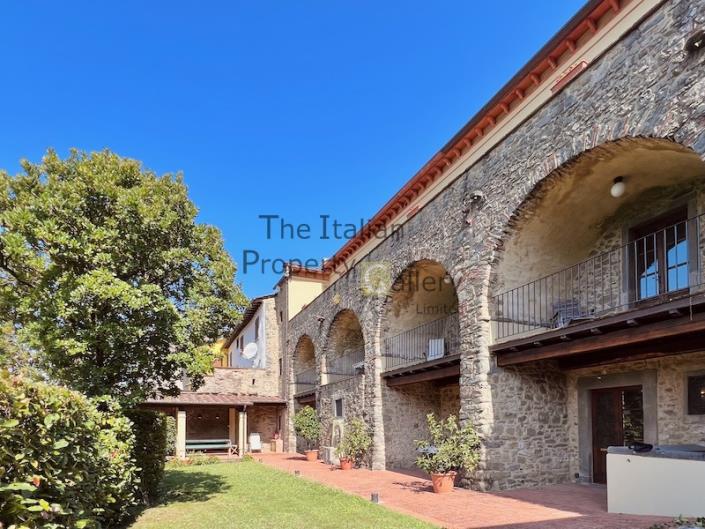 Image No.3-7 Bed Villa for sale