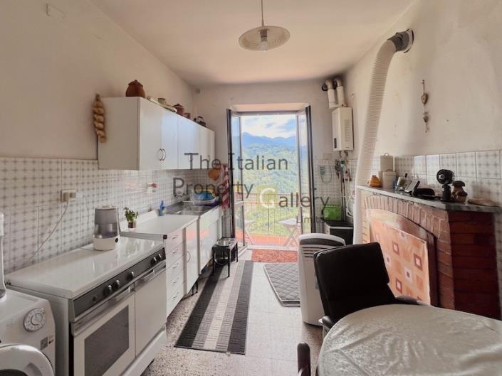 Image No.8-3 Bed House for sale