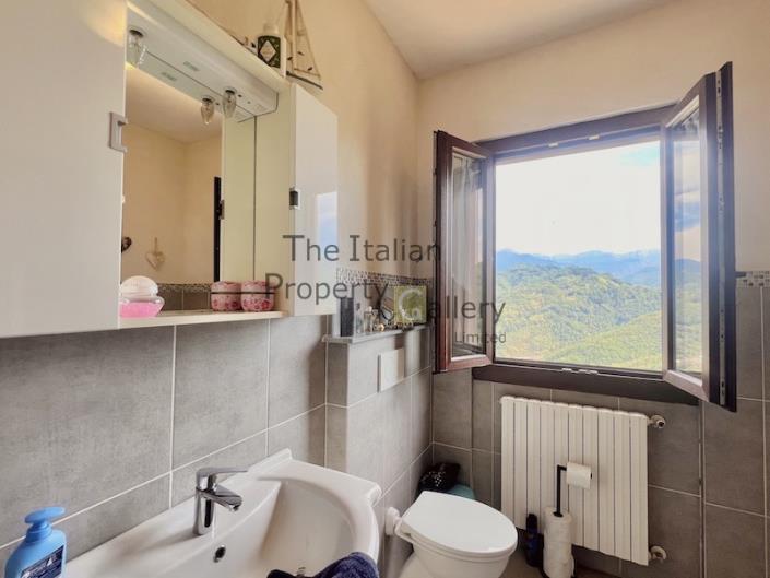 Image No.18-3 Bed House for sale