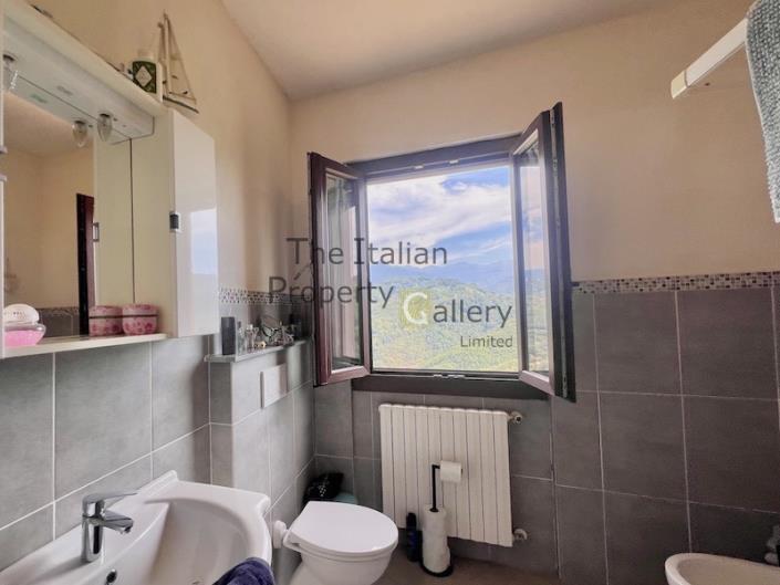 Image No.4-3 Bed House for sale