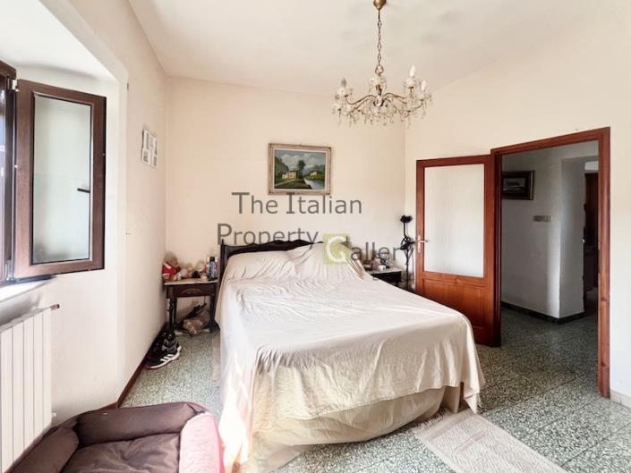 Image No.20-3 Bed House for sale