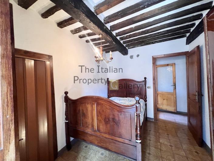 Image No.21-3 Bed House for sale