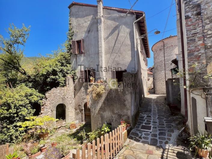 Image No.22-3 Bed House for sale