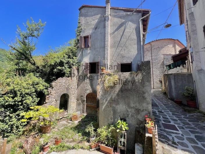 Image No.25-3 Bed House for sale