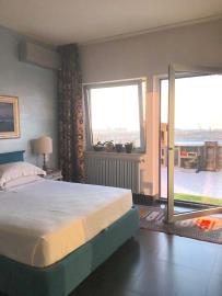 22e429bd-6af8-4b59-b2e4-de9c8c2c3bcd