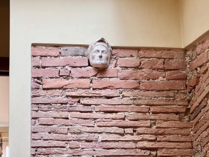 Image No.10-4 Bed House for sale