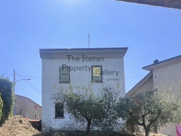 Image No.4-2 Bed House for sale