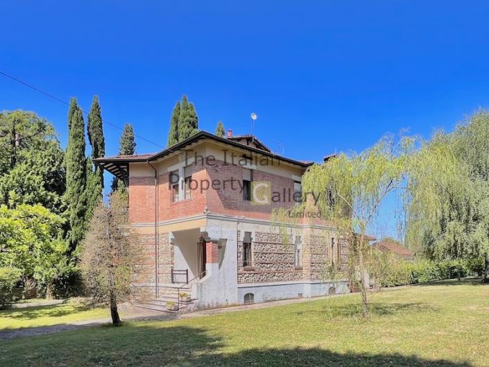 Image No.29-4 Bed Villa / Detached for sale