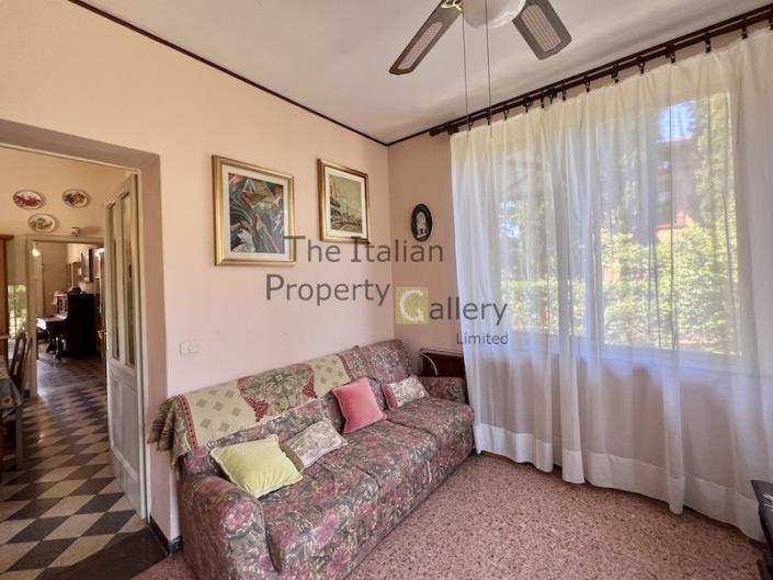 Image No.13-4 Bed Villa / Detached for sale