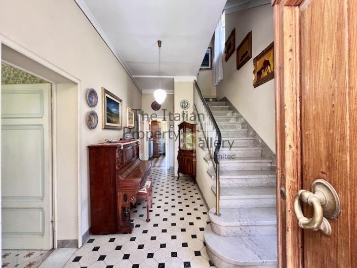 Image No.3-4 Bed Villa / Detached for sale