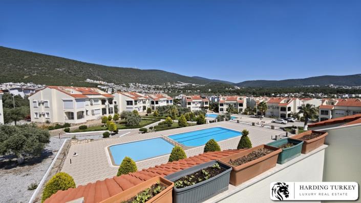 Image No.1-3 Bed Duplex for sale
