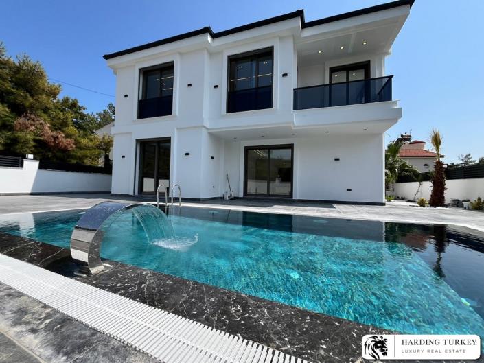 Image No.1-3 Bed Villa / Detached for sale