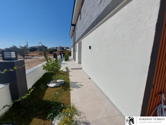 Image No.14-3 Bed Semi-Detached for sale