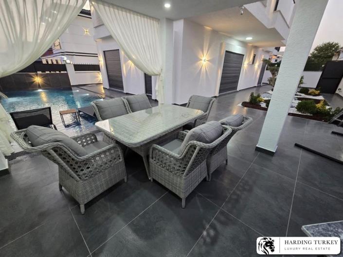 Image No.3-4 Bed Villa / Detached for sale