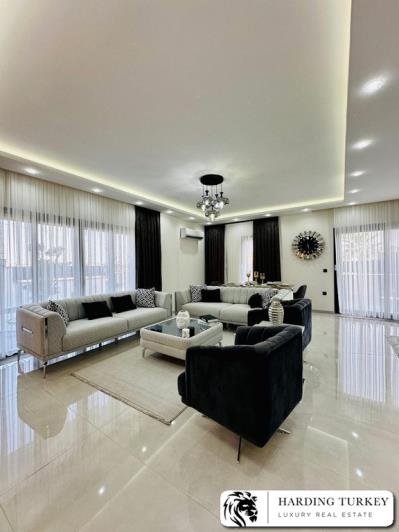 Image No.38-4 Bed Villa / Detached for sale