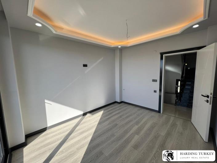 Image No.10-5 Bed Villa / Detached for sale