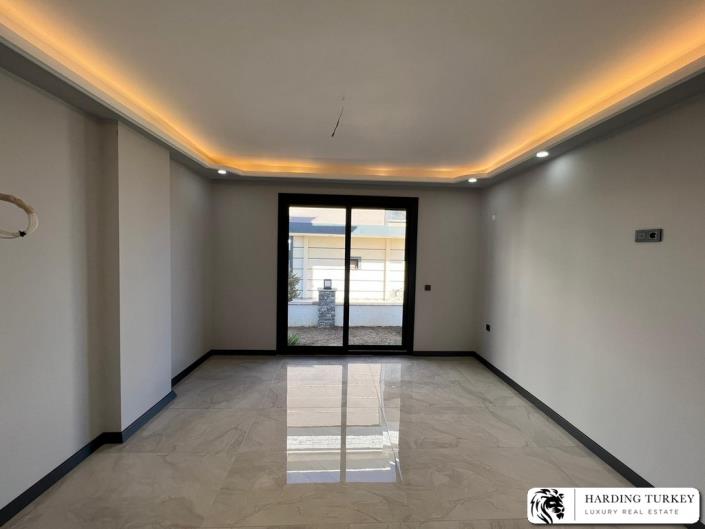 Image No.13-5 Bed Villa / Detached for sale