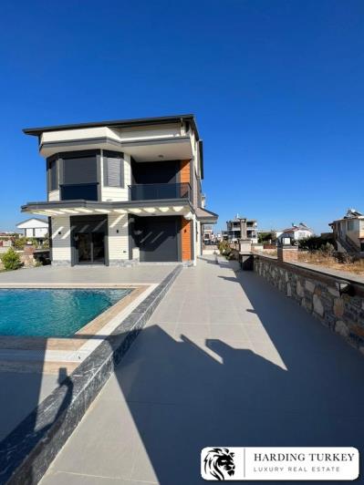 Image No.30-5 Bed Villa / Detached for sale