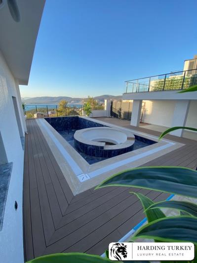 Image No.8-4 Bed Villa / Detached for sale