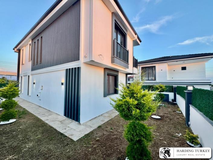 Image No.10-3 Bed Villa / Detached for sale