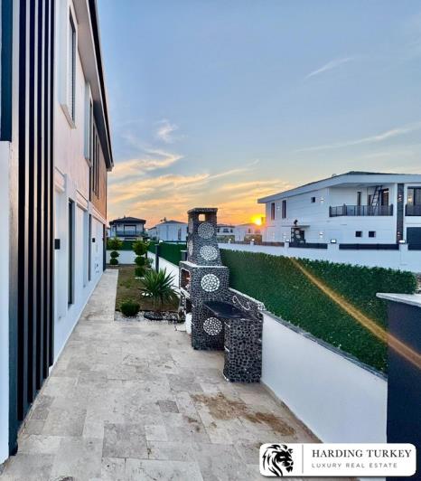 Image No.12-3 Bed Villa / Detached for sale