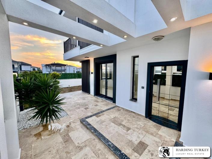 Image No.24-3 Bed Villa / Detached for sale