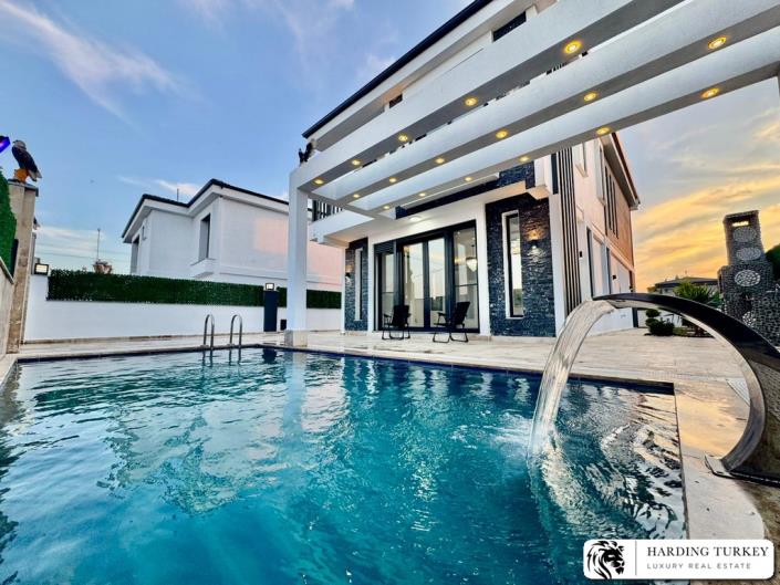 Image No.1-3 Bed Villa / Detached for sale