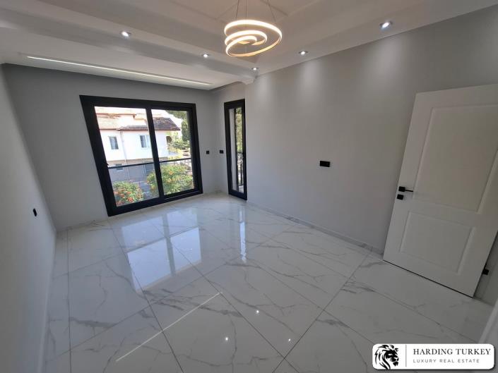 Image No.17-3 Bed Semi-Detached for sale