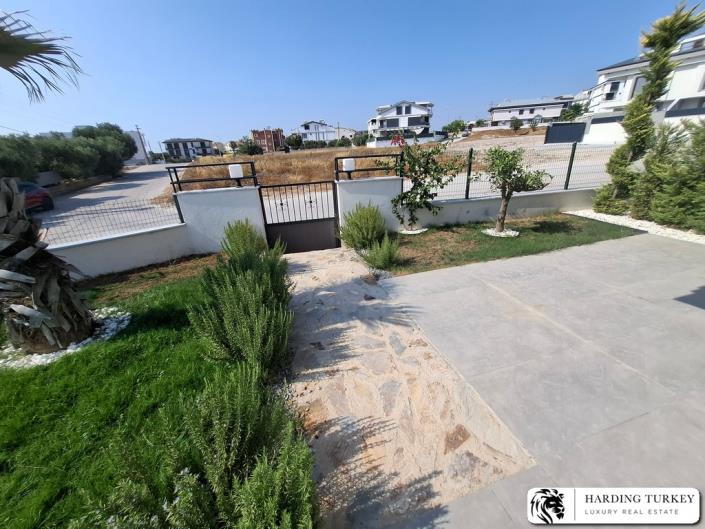 Image No.14-3 Bed Semi-Detached for sale