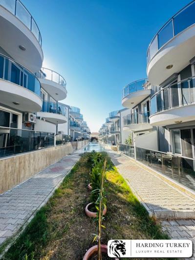 Image No.4-4 Bed Semi-Detached for sale