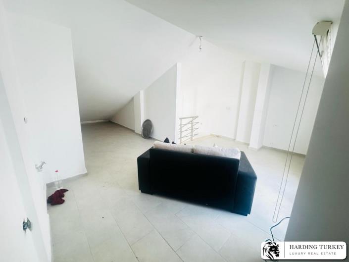 Image No.8-4 Bed Semi-Detached for sale