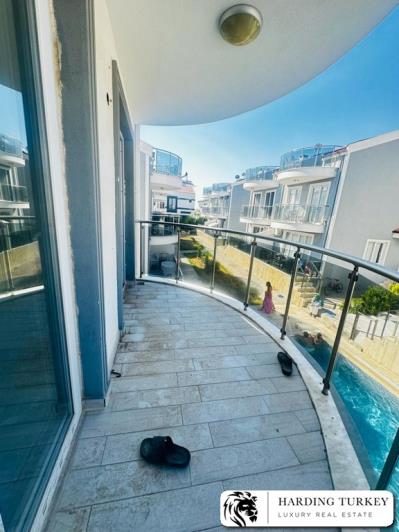 Image No.12-4 Bed Semi-Detached for sale