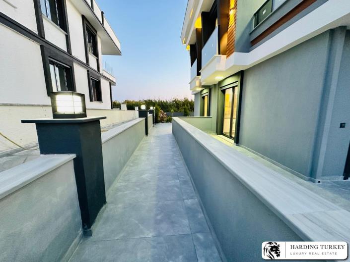 Image No.9-3 Bed Semi-Detached for sale