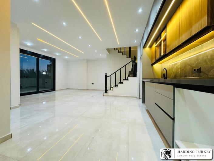 Image No.25-3 Bed Semi-Detached for sale