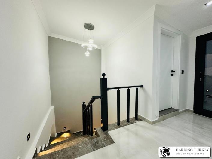 Image No.47-3 Bed Semi-Detached for sale