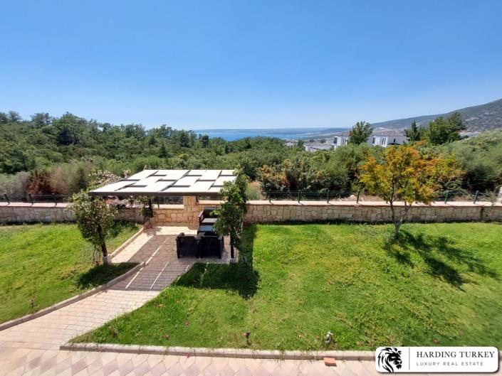 Image No.19-2 Bed Apartment for sale